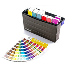 Charger l'image dans la galerie, Pantone Portable Guide Studio – 8 930 couleurs - Planetecouleur