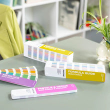 Charger l'image dans la galerie, Pantone Solid Guide Set – 3 479 couleurs - Planetecouleur