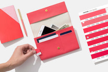 Load image into Gallery viewer, Pantone FHI Color Specifier Replacement Pages - Planetecouleur