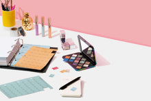 Load image into Gallery viewer, Pantone FHI Metallic Shimmers Color Specifier - Planetecouleur
