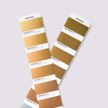 Charger l'image dans la galerie, Pantone Metallics Guide - Planetecouleur