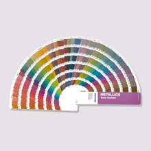 Charger l'image dans la galerie, Pantone Metallics Guide - Planetecouleur