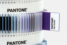Charger l'image dans la galerie, Pantone Plus Plastic Standard Chips Collection - Planetecouleur