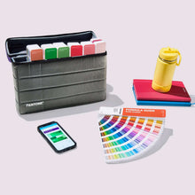 Load image into Gallery viewer, Pantone Portable Guide Studio - Planetecouleur